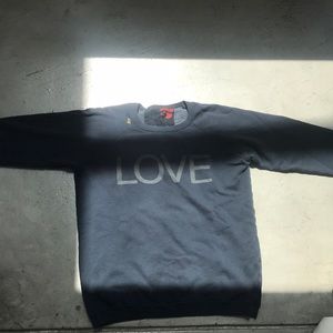 Small free city sweater